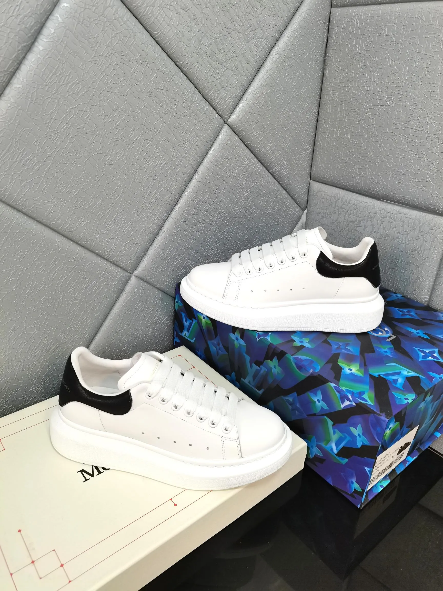 👟👟Ex-factory price 480👟👟 The latest upgraded version in 2022. The material is made of silk matte cowhide with sheepskin lining